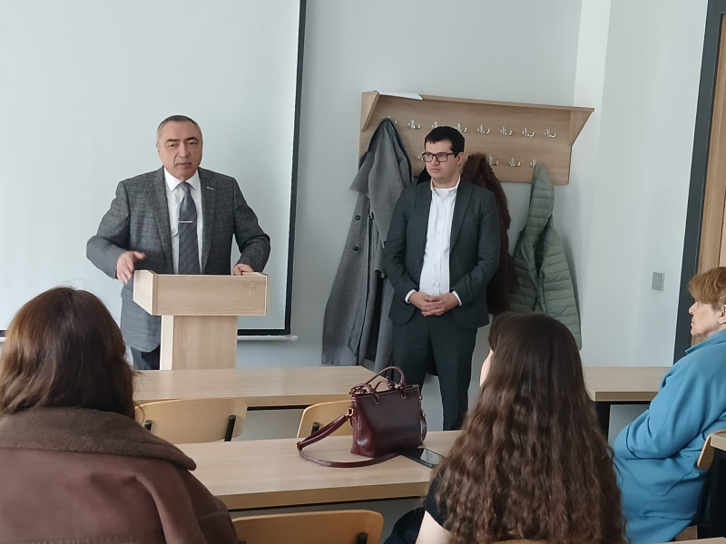 Millət vəkili Rüfət Quliyev tələbələrə ustad dərsi keçib