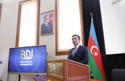 Xarici işlər nazirinin müavini Yalçın Rəfiyev BDU tələbələri ilə görüşüb