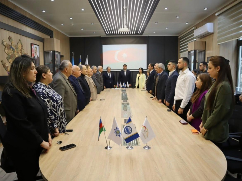 BAKI DÖVLƏT UNİVERSİTETİNİN GEOLOGİYA FAKÜLTƏSİNİN VƏ YAP YASAMAL RAYON TƏŞKİLATININ BİRGƏ TƏŞKİLATÇILIĞI İLƏ 27 MART - ELM GÜNÜNƏ HƏSR OLUNMUŞ “ELM VƏ TƏHSİL: MÜASİR ÇAĞIRIŞLAR” MÖVZUSUNDA GENİŞ TƏRKİBLİ MAARİFLƏNDİRİCİ TƏDBİR TƏŞKİL OLUNUB.