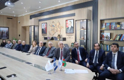 BAKI DÖVLƏT UNİVERSİTETİNİN GEOLOGİYA FAKÜLTƏSİNİN VƏ YAP YASAMAL RAYON TƏŞKİLATININ BİRGƏ TƏŞKİLATÇILIĞI İLƏ 27 MART - ELM GÜNÜNƏ HƏSR OLUNMUŞ “ELM VƏ TƏHSİL: MÜASİR ÇAĞIRIŞLAR” MÖVZUSUNDA GENİŞ TƏRKİBLİ MAARİFLƏNDİRİCİ TƏDBİR TƏŞKİL OLUNUB.