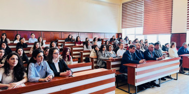 Fizika fakültəsinin elmi seminarında süni intellekt barədə danışılıb