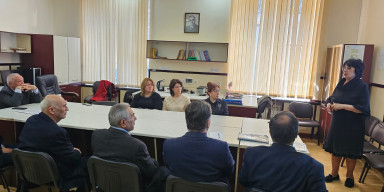 Fiziki elektronika kafedrasının elmi seminarı keçirilib