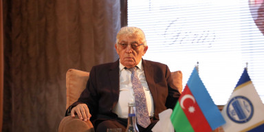 Görkəmli uşaq şairi Zahid Xəlil BDU-nun nəzdində “Gənc istedadlar” liseyinin şagirdləri ilə görüşüb