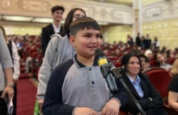 Görkəmli uşaq şairi Zahid Xəlil BDU-nun nəzdində “Gənc istedadlar” liseyinin şagirdləri ilə görüşüb