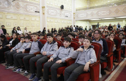 Görkəmli uşaq şairi Zahid Xəlil BDU-nun nəzdində “Gənc istedadlar” liseyinin şagirdləri ilə görüşüb