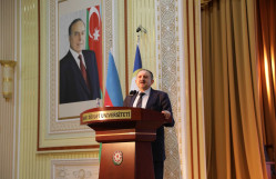 Görkəmli uşaq şairi Zahid Xəlil BDU-nun nəzdində “Gənc istedadlar” liseyinin şagirdləri ilə görüşüb