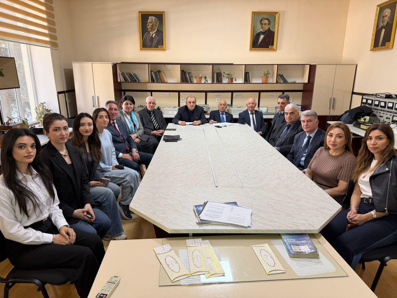 Magistrantlar elmi seminarda çıxış ediblər