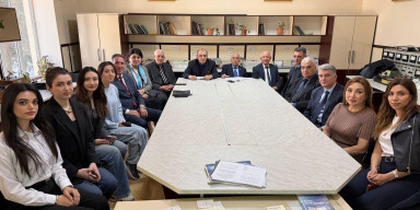 Magistrantlar elmi seminarda çıxış ediblər