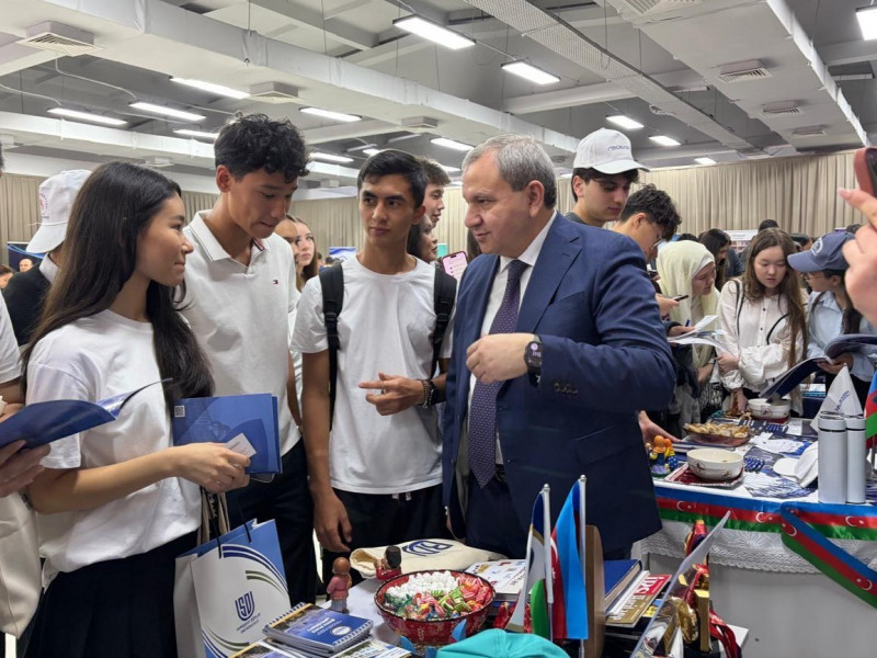 Bakı Dövlət Universiteti Qazaxıstanda keçirilən “Study in Azerbaijan” sərgisində təmsil olunur