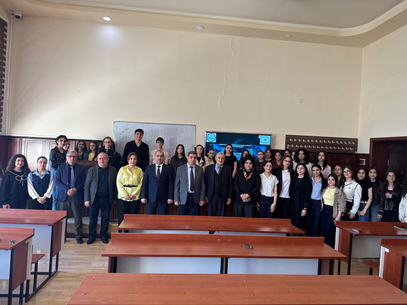 BDU-da memarlıq və şəhərsalmada fizika qanunlarının tətbiqi müzakirə olunub