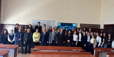 BDU-da memarlıq və şəhərsalmada fizika qanunlarının tətbiqi müzakirə olunub