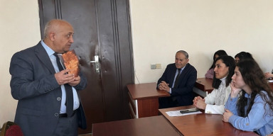 Türk xalqları tarixi kafedrasında “Qərbi Azərbaycan tarixi Türk xalqları tarixinin tərkib hissəsi kimi” mövzusunda ustad dərsi keçirilmişdir