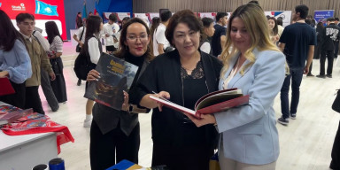 BDU Əl-Fərabi adına Qazax Milli Universitetinə kitablar hədiyyə edib