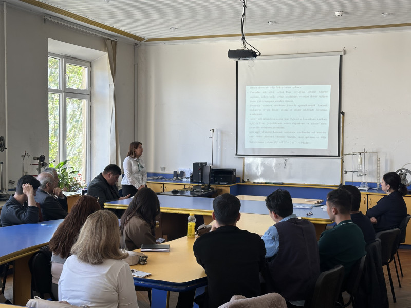 Nəzəri fizika kafedrasında elmi seminar keçirilib