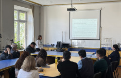 Nəzəri fizika kafedrasında elmi seminar keçirilib