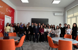 BDU-da QS tərəfindən təşkil olunan “Reimagine Education” müsabiqəsi ilə bağlı təlim