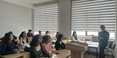 "Televiziyada xəbər süjetinin elementləri və onun istehsal texnologiyası" mövzusunda açıq dərs