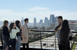 BDU tələbələri ekskursiyada: “Urban keçid: İçərişəhərdən Ağ şəhərə”