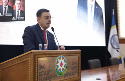 Türkiyə Böyük Milli Məclisinin deputatı Sərkan Bayram BDU tələbələri ilə görüşüb