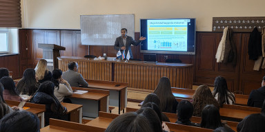 BDU-da “Landau dərnəyi”nin elmi seminarı keçirilib