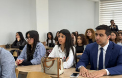 “Gələcəyin Bələdçiləri” mövzusunda görüş