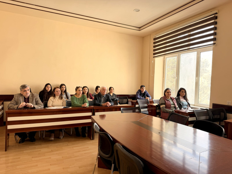 Bərk cisimlər fizikası kafedrasında elmi seminar ke,irilib