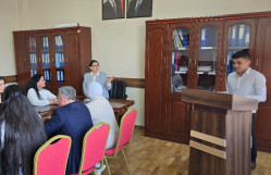 Mənbəşünaslıq, tarixşünaslıq və metodika kafedrasında “1828–1870-ci illərdə Rusiya imperiyasının Qafqaz siyasətində “erməni məsələsi”: tarixi coğrafiya kontekstində” mövzusunda elmi seminar keçirilmişdir.