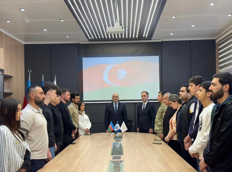 Bakı Dövlət Universitetinin  Geologiya fakültəsinin Tələbə Həmkarlar İttifaqı Komitəsi və “BDU könüllüləri” təşkilatının birgə təşkilatçılığı ilə Aprel döyüşlərinin 10 illiyi münasibətilə “Aprel Döyüşləri: Tarixi yaddaş, Milli Qürur və Zəfər ruhu” adlı tədbir keçirilib.