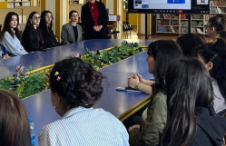 Biologiya fakültəsinin məzunları tələbələrə ikili diplom proqramları və dövlət təqaüdləri vasitəsilə xaricdə təhsil imkanları barədə seminar keçirib