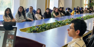 BDU-nun Biologiya fakültəsinin məzunları tələbələrlə uğur hekayələrini bölüşüblər