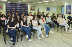 “Yüksəliş” müsabiqəsinin finalçısı olan BDU müəllimi qərarvermənin psixoloji aspektlərinə dair təlim keçib