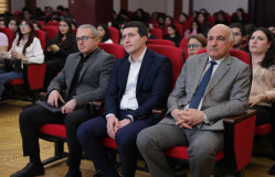 RİNN yanında Elektron Təhlükəsizlik Xidmətinin rəisi BDU-da ustad dərsi keçib: “Çoxqatlı təhlükəsizlik arxitekturası”