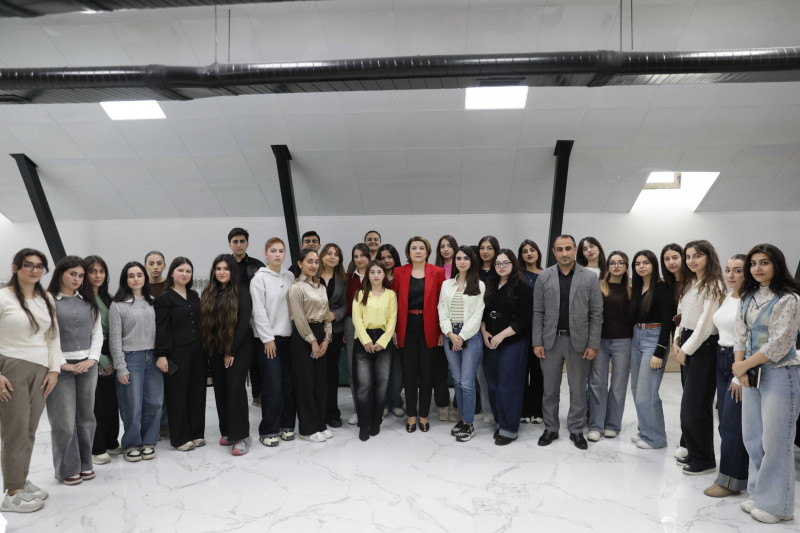 BDU-da “Danışır təcrübə” layihəsinin növbəti qonağı “APA Holdinq”in prezidenti Vüsalə Mahirqızı olub