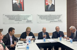Doktorantın dissertasiya işinin ilkin müzakirəsi keçirilib