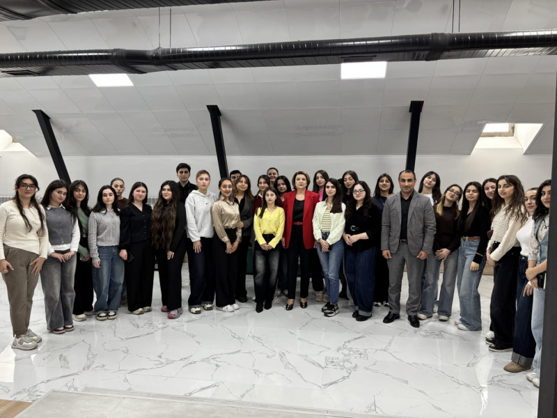 “Danışır təcrübə” layihəsinin növbəti qonağı “APA Holdinq”in prezidenti Vüsalə Mahirqızı olub