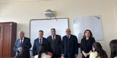 Azərbaycan tarixi (təbiət fakültələri üzrə) kafedrasında “Azərbaycan türklərinin təşəkkül tarixi: gerçəkliklər və saxtalaşdırmalar” mövzusunda ustad dərsi keçirilmişdir