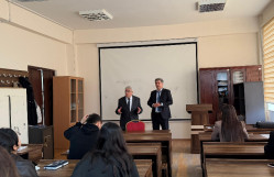 Mənbəşünaslıq, tarixşünaslıq və metodika kafedrasında “Şəki hakimliyi (886-1117) regional dövlətlərarası münasibətlər kontekstində” mövzusunda ustad dərsi keçirilmişdir