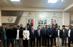 Tarix fakültəsinin futbol komandası yarımfinal mərhələsində uğurlu çıxış edərək finala vəsiqə qazanması münasibətilə fakültə rəhbərliyi komanda üzvləri ilə görüş keçirib