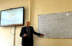 Elmi seminarda kvant Holl effekti müzakirə olunub