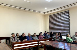 Elmi seminarda kvant Holl effekti müzakirə olunub