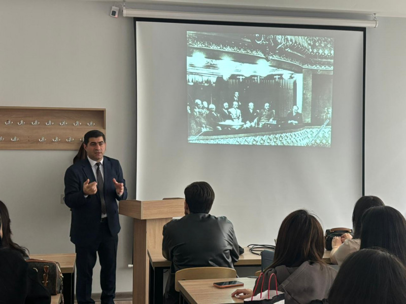 Milli mətbuat tarixi kafedrasında elmi seminar