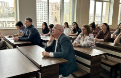 Arxeologiya və Etnoqrafiya kafedrasının Hacıyeva Elmira Əli qızının “Süni intellekt alqoritmləri vasitəsilə rəqsdə milli elementlərin aşkarlanması” mövzusunda elmi seminarı keçirilib