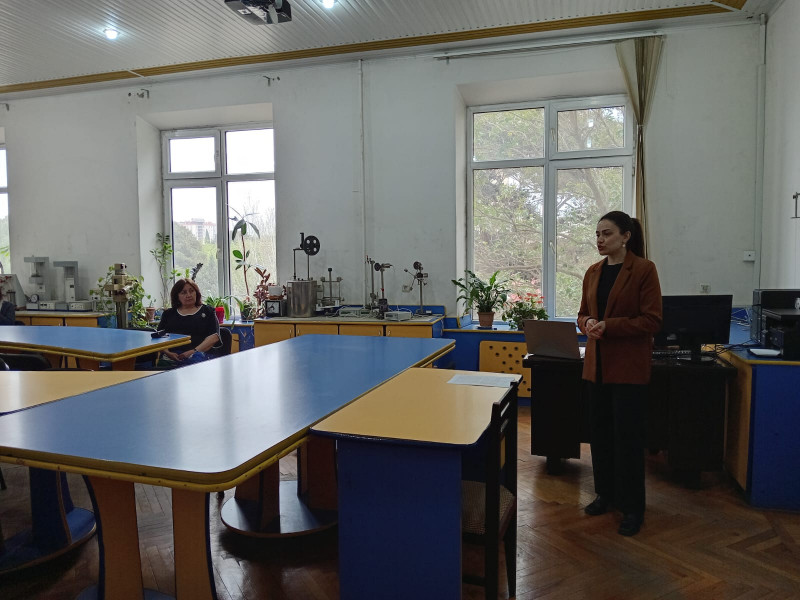 Optika və molekulyar fizika kafedrasının elmi seminarı keçirilib