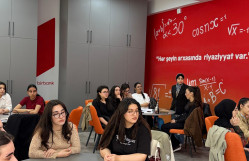 BDU-nun Psixoloji yardım sektoru “Qida pozuntuları” adlı maarifləndirici təlim keçirib