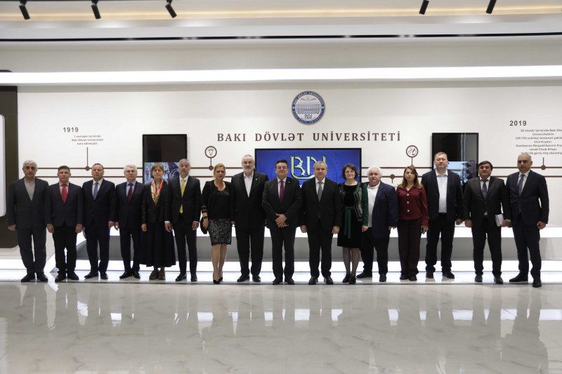 Rumıniyanın Azərbaycandakı səfiri və Petre Andrei Universitetinin rektorunun rəhbərlik etdiyi nümayəndə heyəti BDU-da