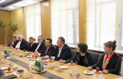 Rumıniyanın Azərbaycandakı səfiri və Petre Andrei Universitetinin rektorunun rəhbərlik etdiyi nümayəndə heyəti BDU-da