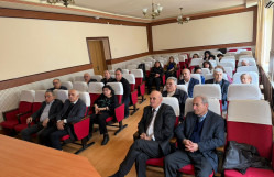 Birgə elmi seminarda atom nüvələrinin mərkəzi toqquşmalarının təcrübi tədqiqi barədə danışılıb