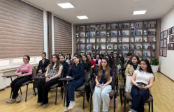 “Xaricdə təhsil” mövzusuna həsr olunmuş infosessiya keçirildi