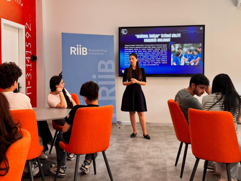 BDU-da RİİB-in “Dekada İdeyaton” müsabiqəsi çərçivəsində təqdimat keçirilib