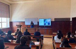 Fizika fakültəsi Tələbə Elmi Cəmiyyətinin elmi seminarı keçirilib